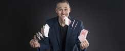 JC Tomassini - Magicien close-up -  mariages - anniversaires - entreprises