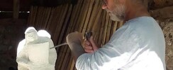 Fxl à Le Creuset de Vos EN Vies - Prestation de sculpture en direct. Bois tronçonné, pierre. 